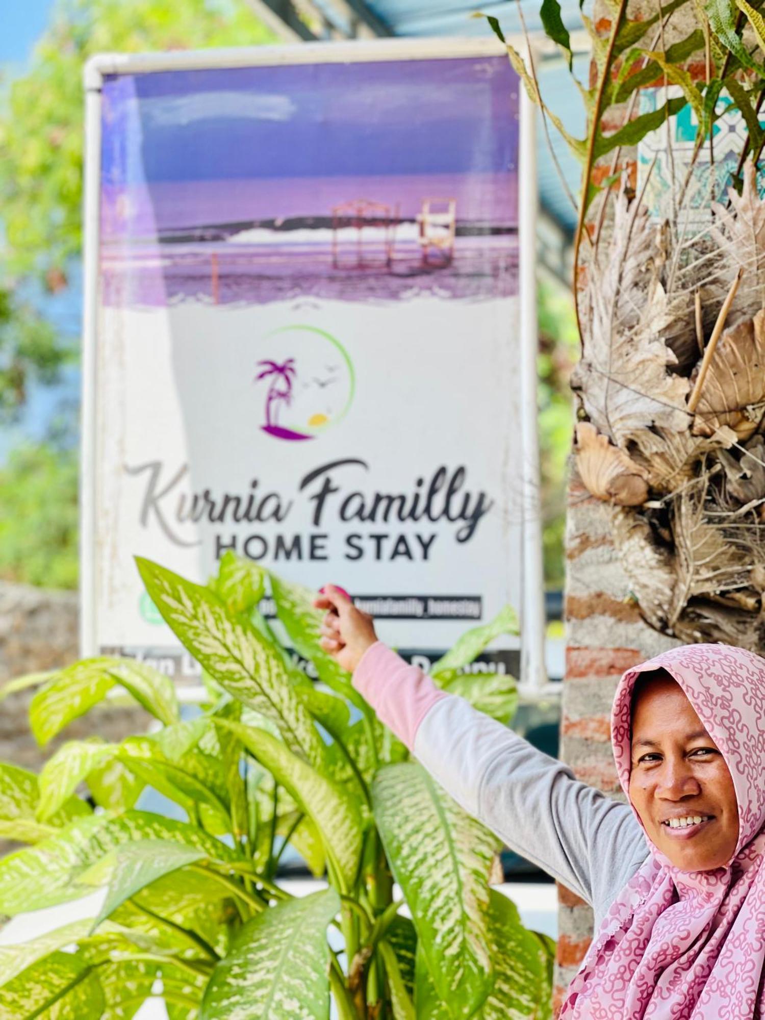 Kurnia Family Homestay & Restaurant! Huu Exterior foto